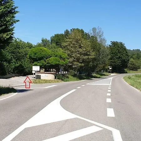 Mazet De Vacances Dans Le Domaine De L'espai *