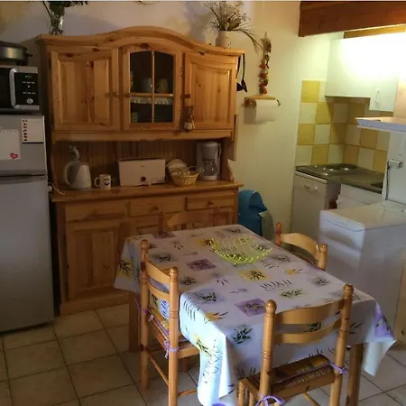 Mazet De Vacances Dans Le Domaine De L'espai Holiday home Saint-Martin-de-Bromes